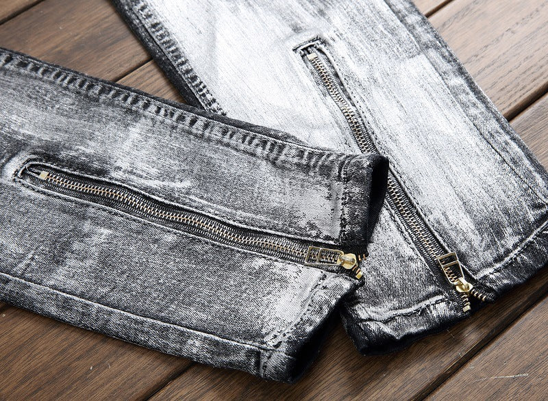 Basic Herrenjeans: Klassischer Style und Komfort mit Used-Details